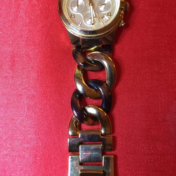 Michael Kors Women's Watch Gold Tone - Picture 3 of 4